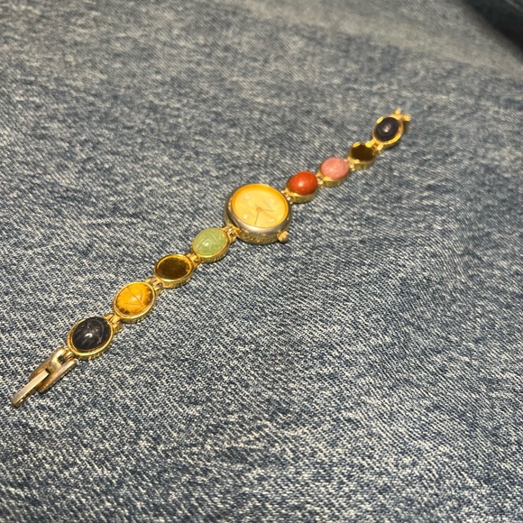 Gruen 80s Scarab Beetle Watch - Picture 5 of 8